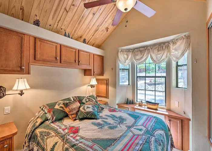 Gateway To Sunrise Resort! Show W/ Deck Holiday home *