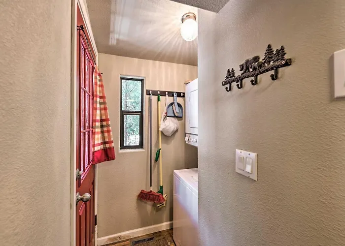 Gateway To Sunrise Resort! Show W/ Deck Holiday home