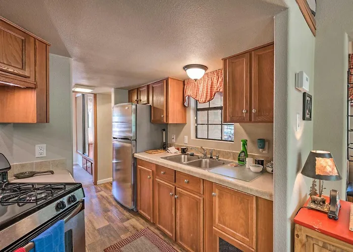 Gateway To Sunrise Resort! Show W/ Deck Holiday home